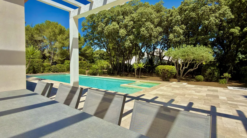 Piscina - Spacious Villa with Pool near Nîmes
