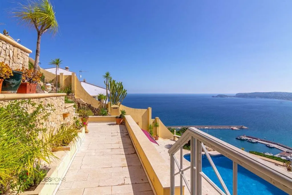 Terrazza - Luxury Villa with Sea Views in Jávea