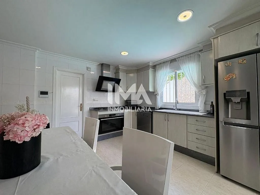 Kitchen - Chalet with Pool and Terrace in Montepilar