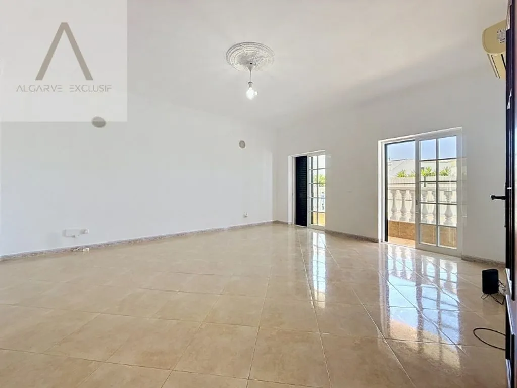 Pièces - Renovated Villa with Pool in Olhão