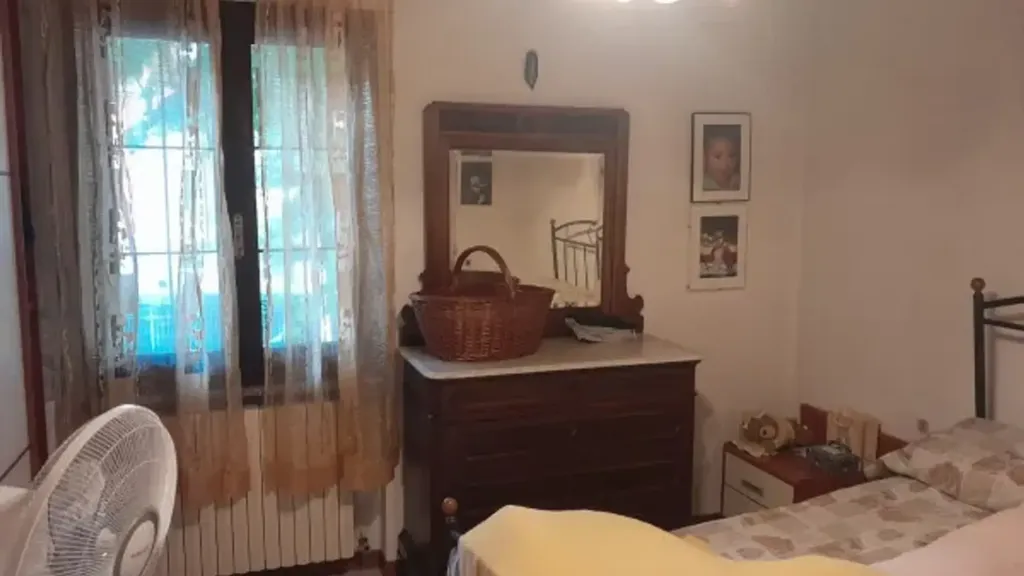 Chambres - Trilocale with Balcony in Piacenza