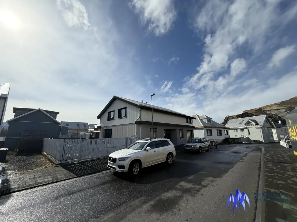 Extérieur - Industrial/Residential Property with Workshop in Vestmannaeyjar
