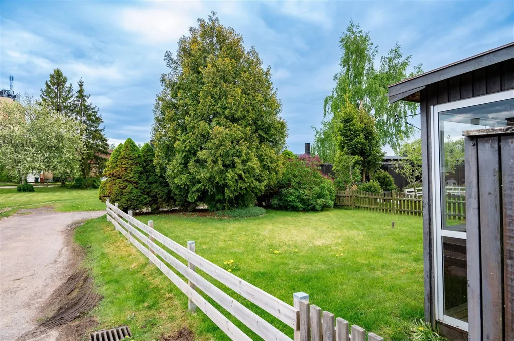 Garden - Terraced House with Balcony in Kvänum