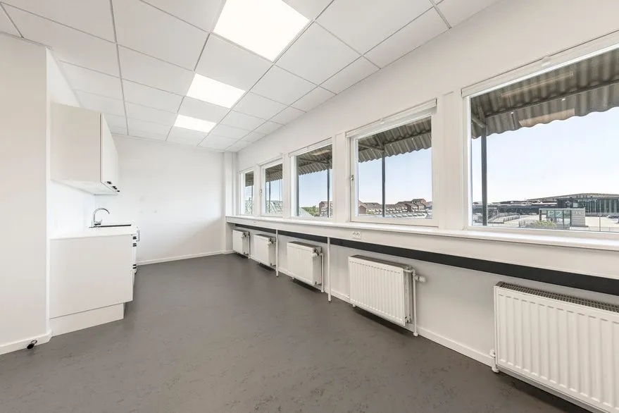 Studio - Office Space in Waves Shopping Centre, Greve