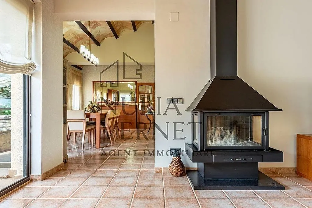Elutuba - Chalet with Pool and Terrace in Botarell