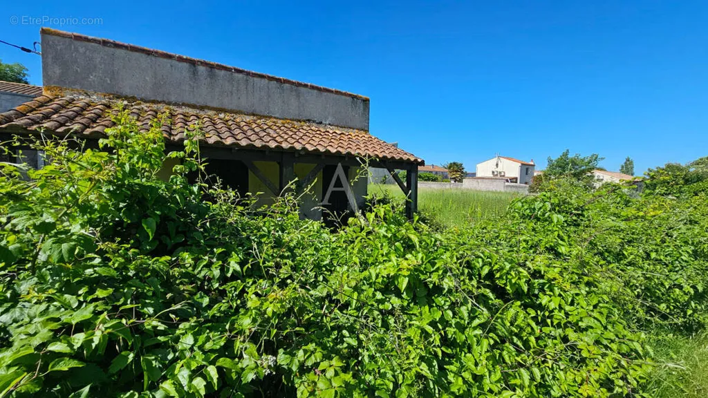 Välivaade - Buildable Plot with Sea Proximity in Saint Froult