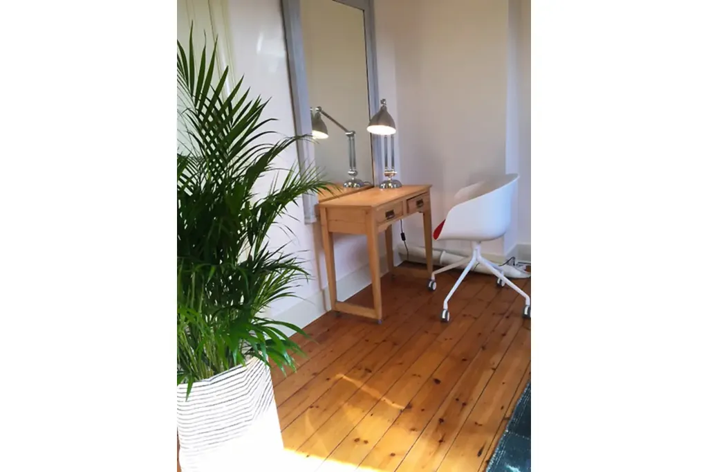 Kabinet - Classy 1-Bed Apartment in Montgomery