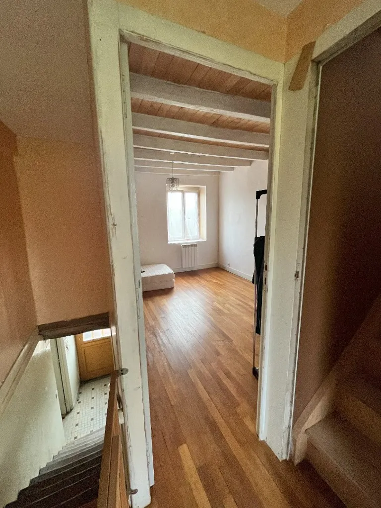 Toad - Traditional House with Garden in Busset
