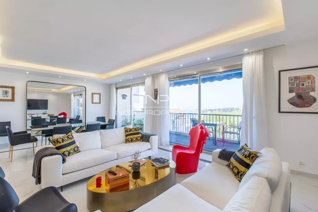 Séjour - Appartement Luxueux avec Vue Panoramique Mer à Nice Mont Boron