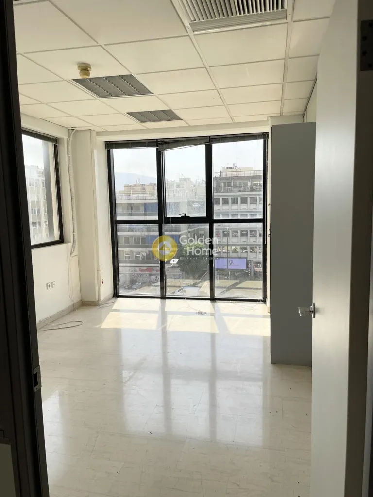 Kabinet - Office with Prominent Façade in Kallithea