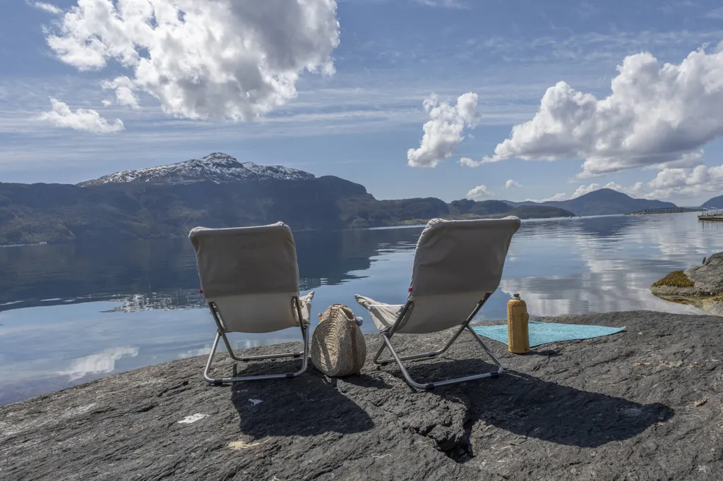 Pièces - Two-Property Retreat with Sea View in Vikedal