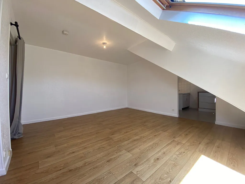 Toad - Mansardé Apartment with Reserved Parking in Besançon