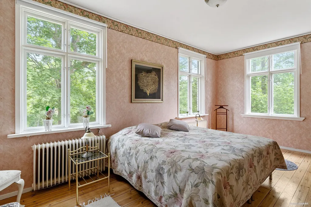 Bedrooms - Historic Manor with River View in Blekinge