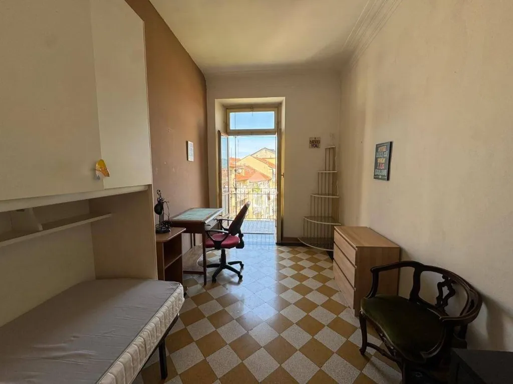 Chambres - Spacious Apartment with Balcony in Cenisia, Turin