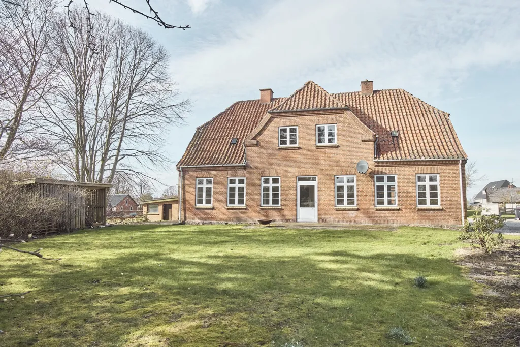 Välivaade - 1928 Villa with Garden in Tjele