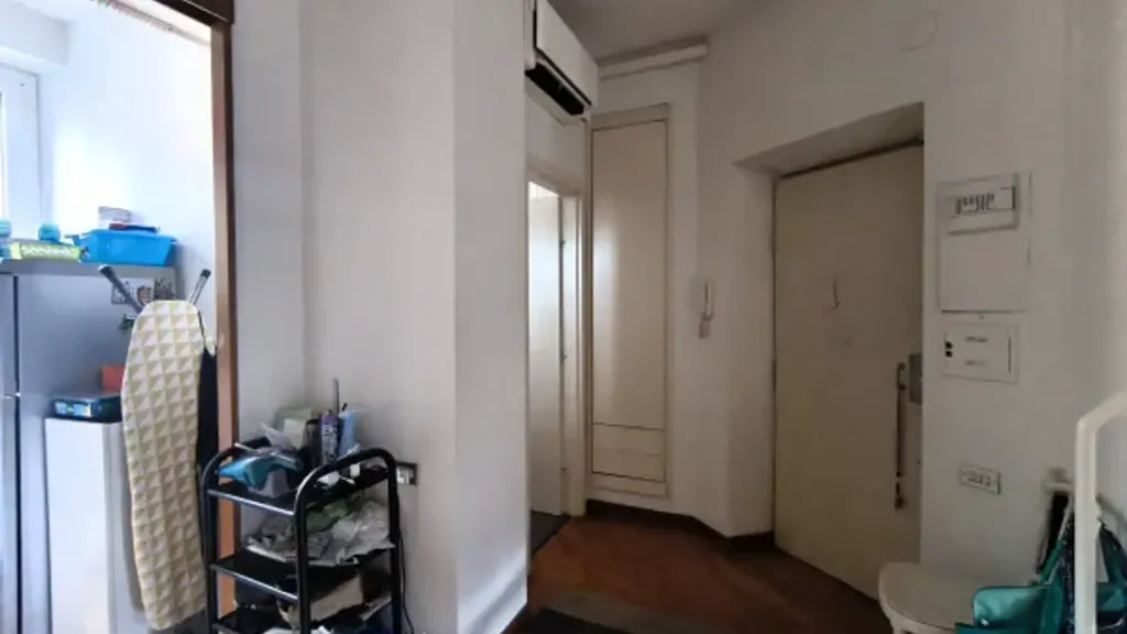 Esik - Furnished Flat with Balcony in Rome