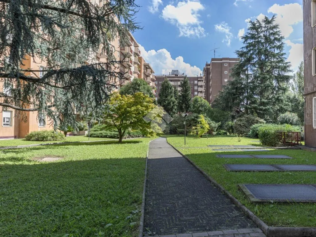 Jardin - Apartment with Balcony in Niguarda, Milan