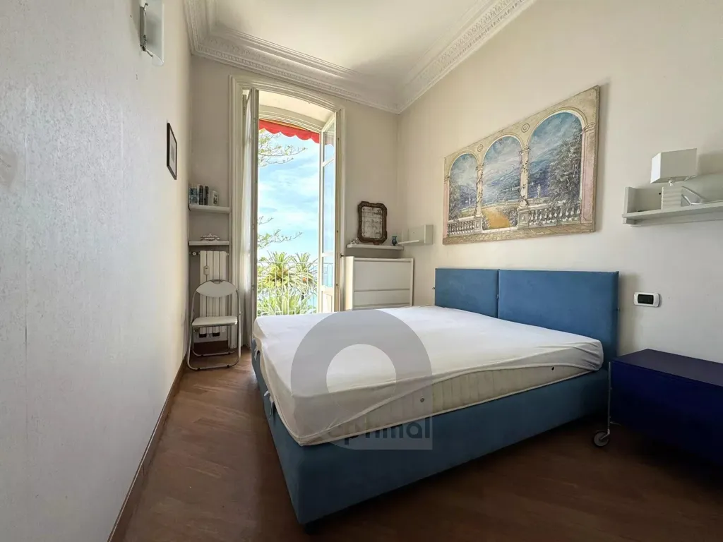 Chambres - Appartement en Bord de Mer avec Balcon à Menton