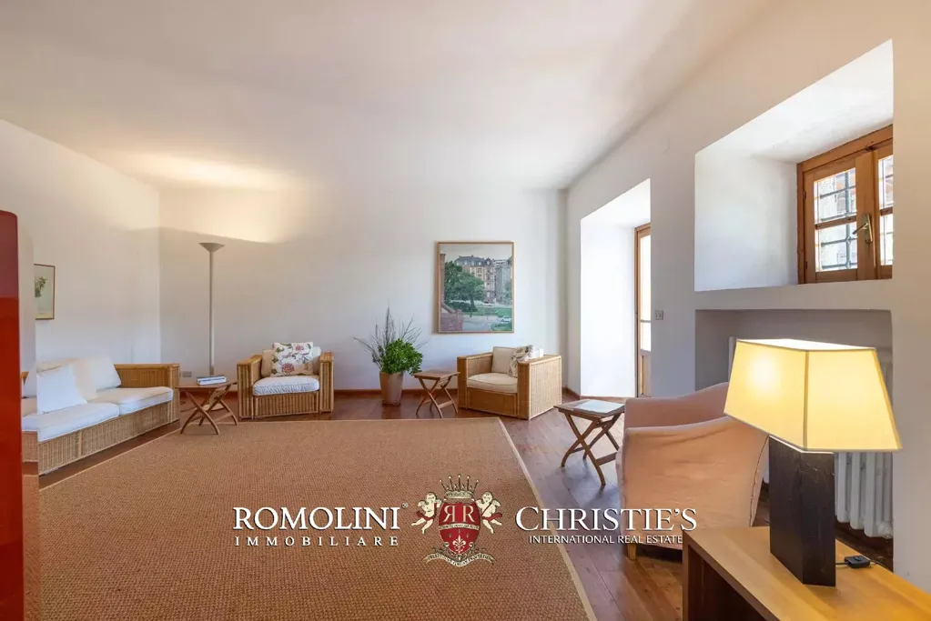 Elutuba - Rustic Farmhouse with Panoramic Views in Chianti