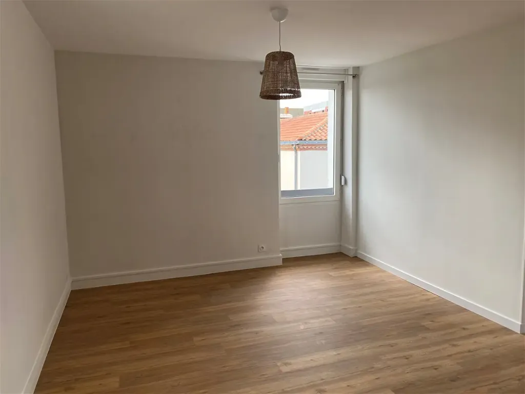 Toad - Renovated Studio with Parking in Cholet