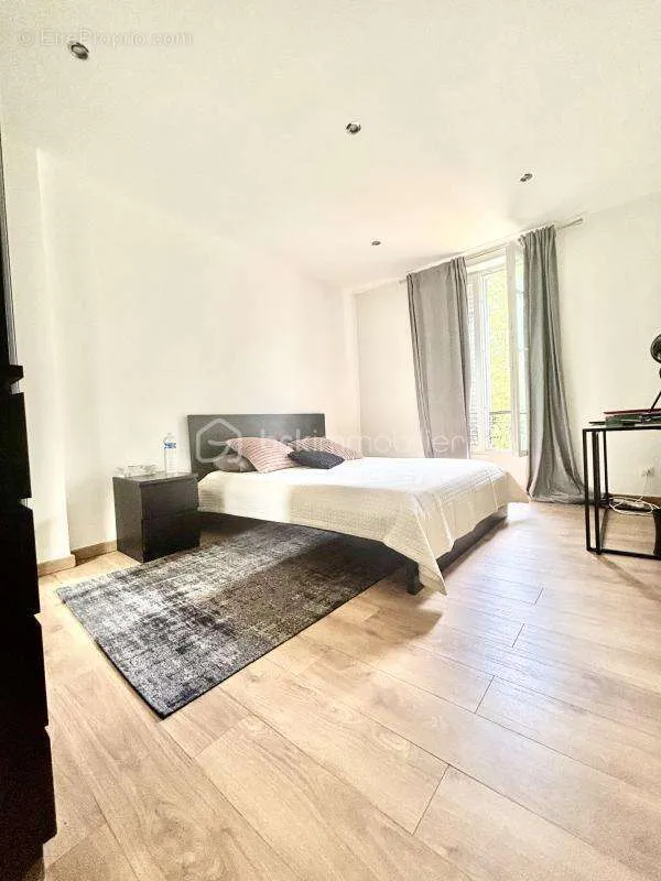 Chambres - Maison 18 pièces à Le Mee-Sur-Seine
