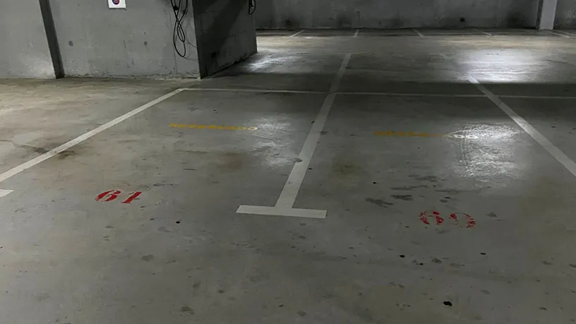 Garage - Parking Space in Office Building, Rubí