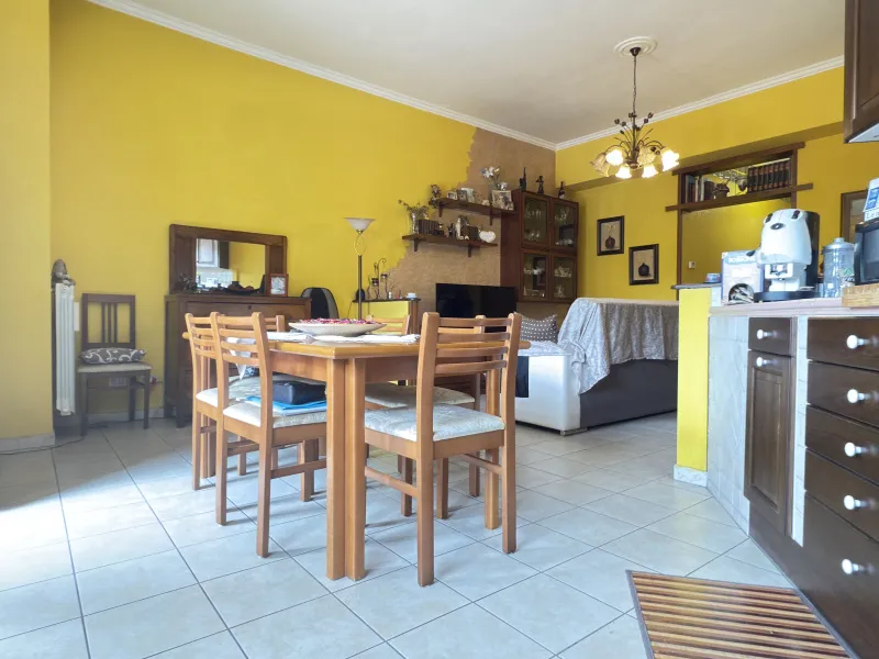 Söögituba - Bifamiliar Villa with Balcony in Salisano