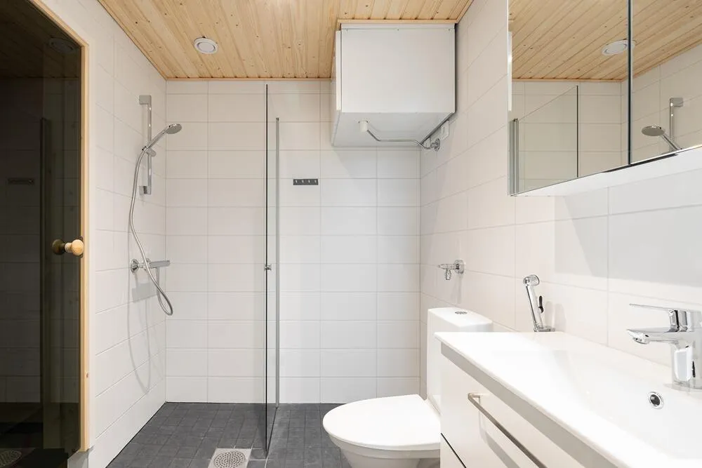 Vannitoad - Modern Flat with Balcony in Aviapolis, Vantaa