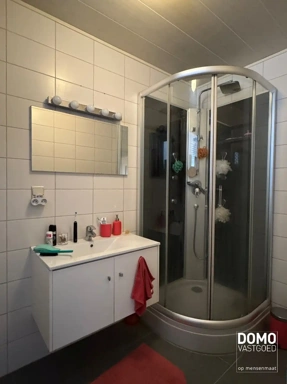 Salles de bain - Appartement Lumineux avec Terrasse à Beringen