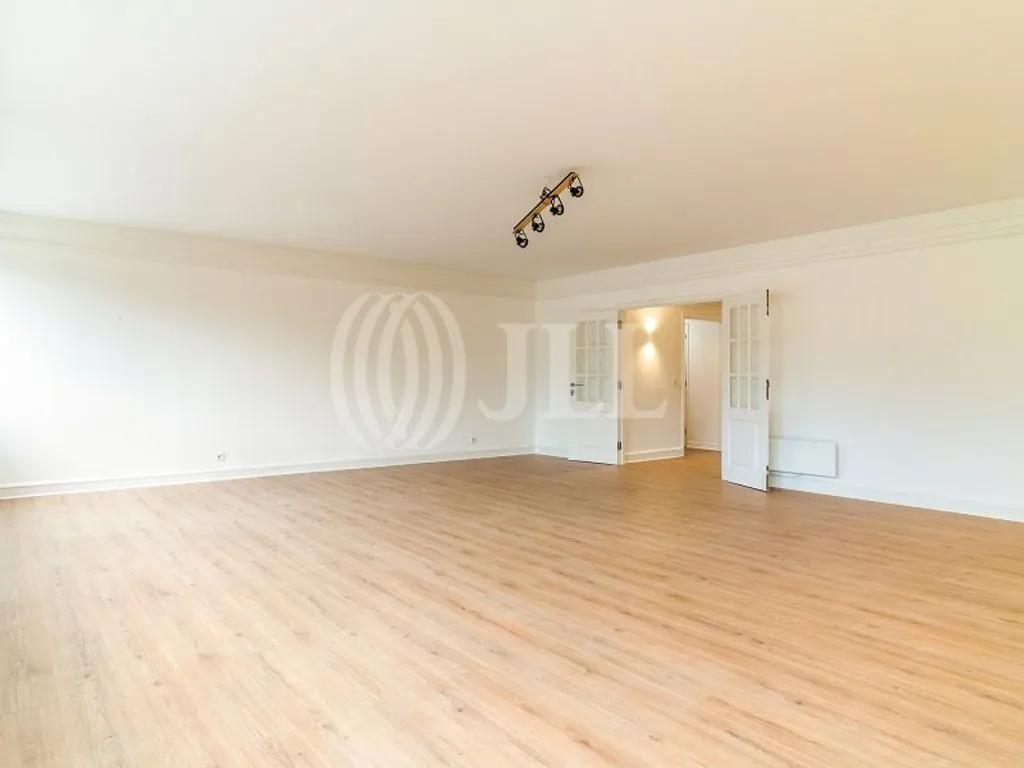 Living Room - Renovated Apartment with Balcony in Cascais