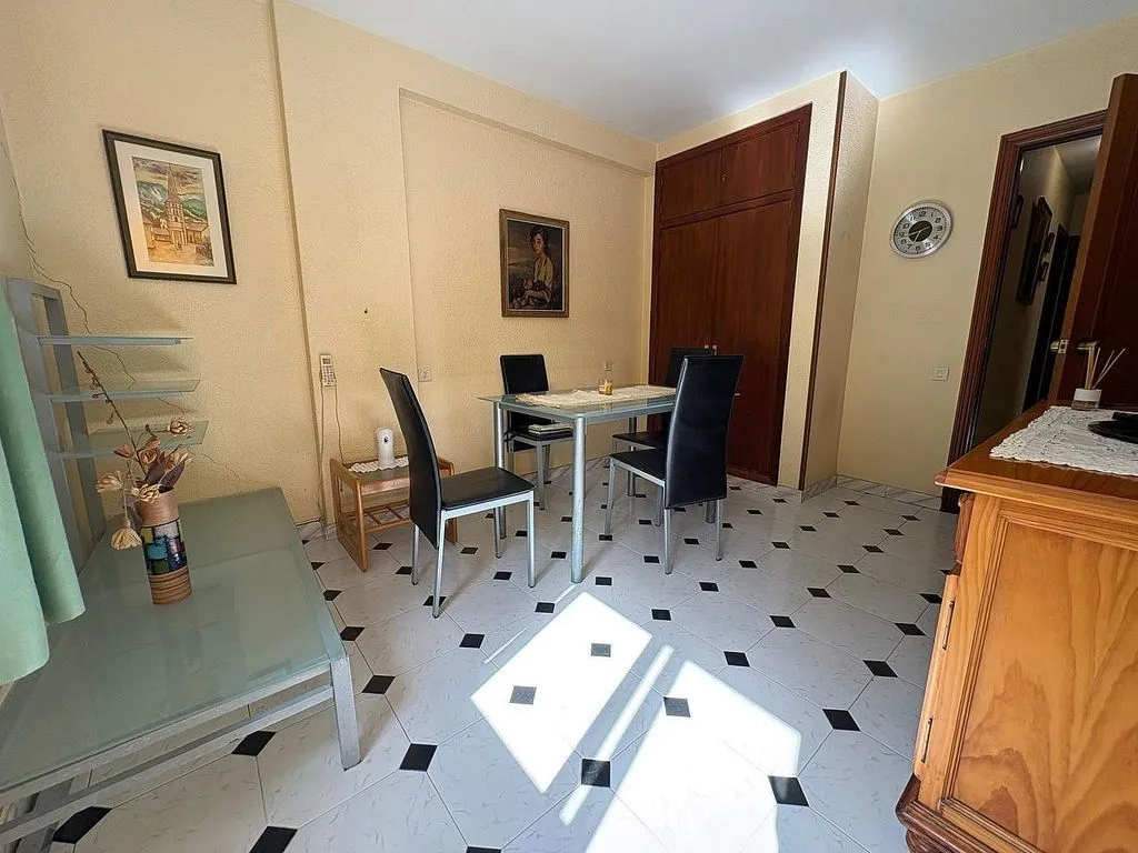 Salle à manger - 3-Bed Apartment with Balcony in Benidorm