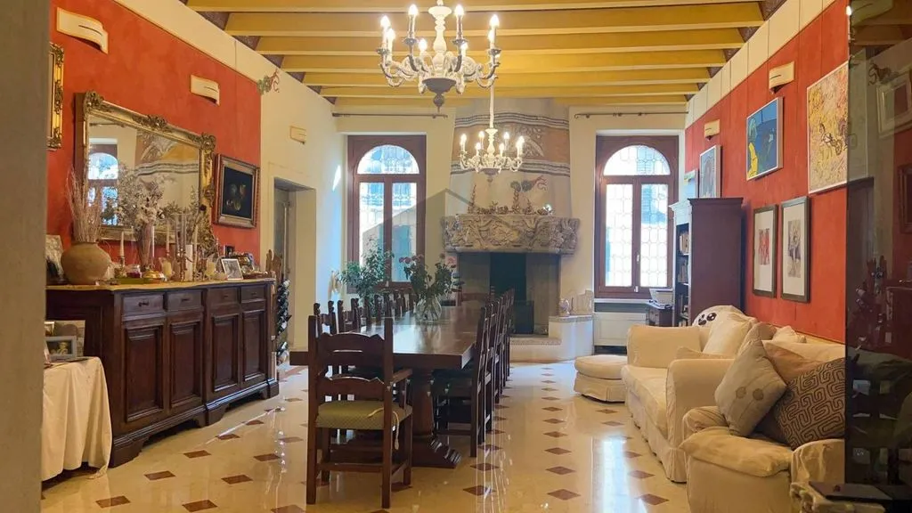 Söögituba - Historic Villa with Private Courtyard in Verona