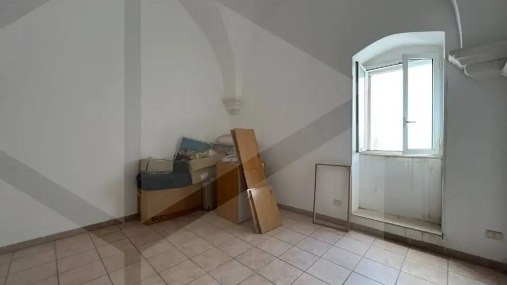 Toad - Trilocale with Terrace in Central Ostuni