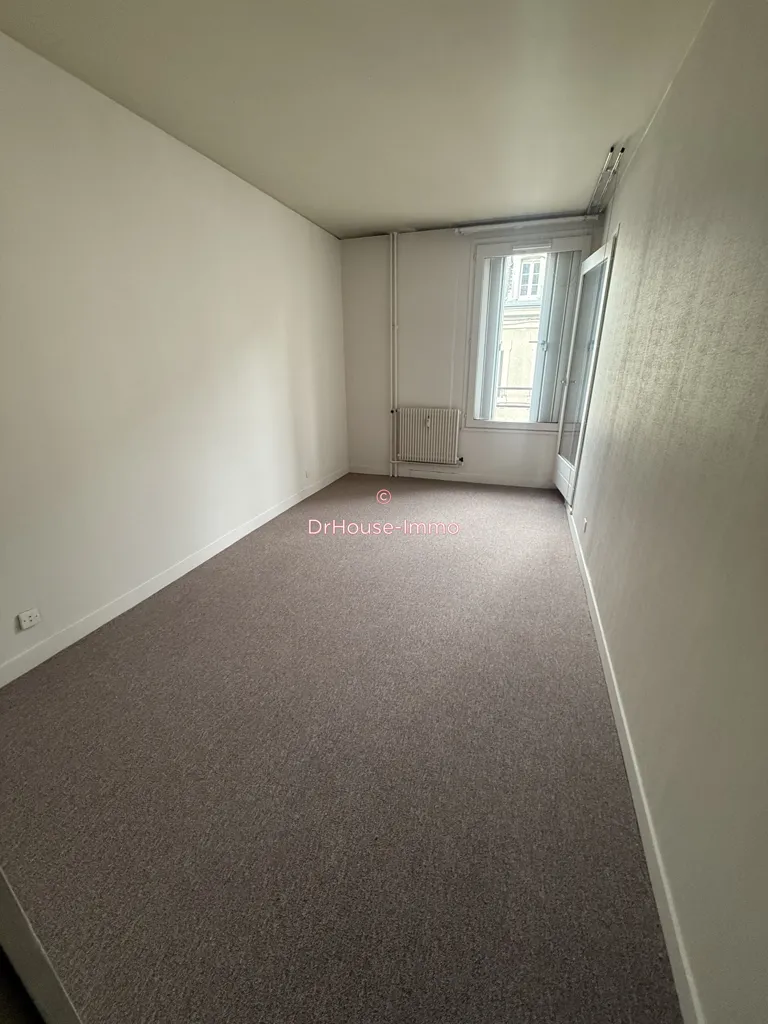 Toad - Second-Floor Flat with Loggia in Châteauroux Centre