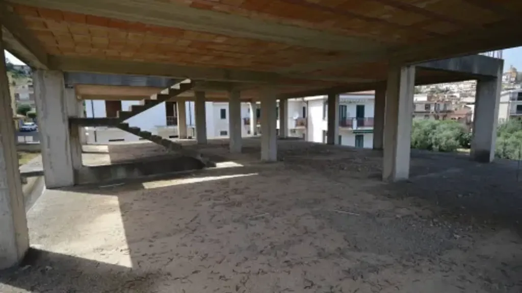 Stanze - Panoramic Multi-Level Building in Trebisacce