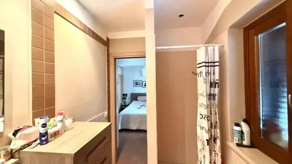Salles de bain - Rustic-Style Flat with Balcony in Guidonia