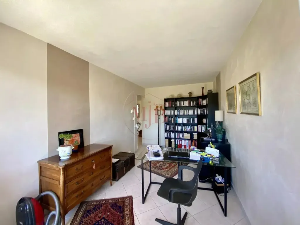 Bureau - Appartement Panoramique Dernier Étage à Aix-en-Provence