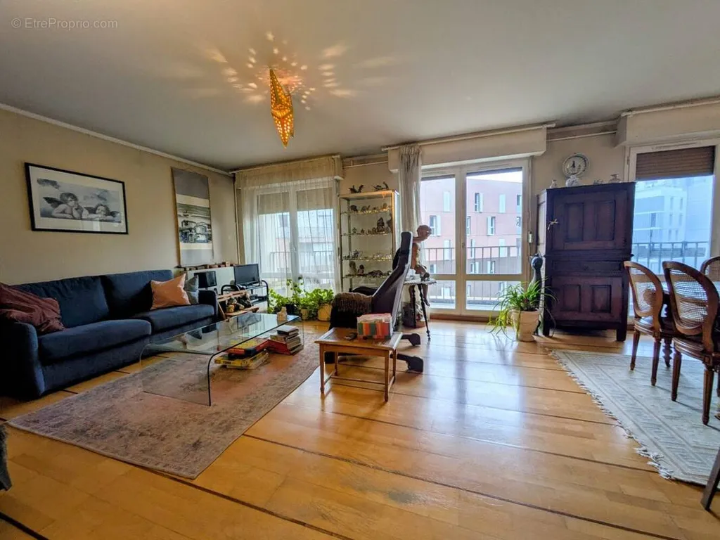 Living Room - Apartment with Balcony in Rennes