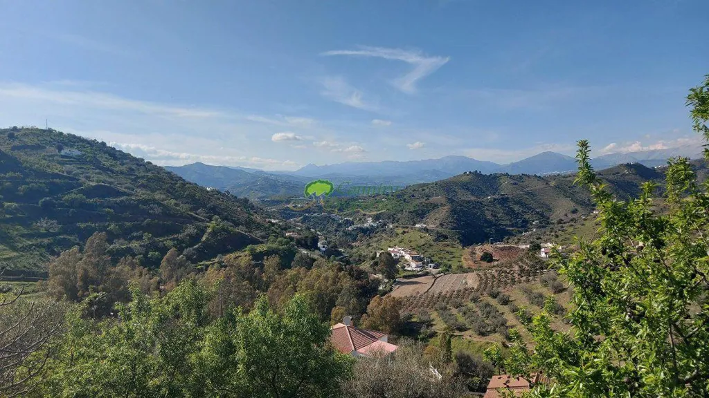 Villa with Pool and Mountain Views in Canillas de Aceituno