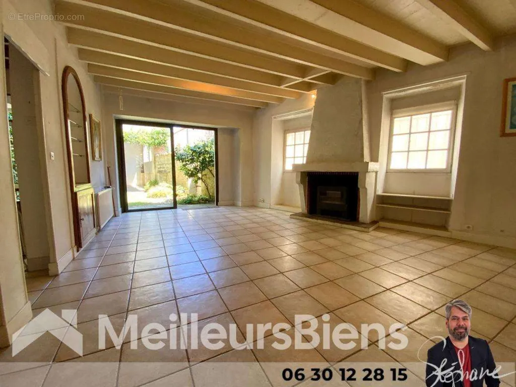 Séjour - Maison de Caractère avec Espace Pro au Centre de Jonzac