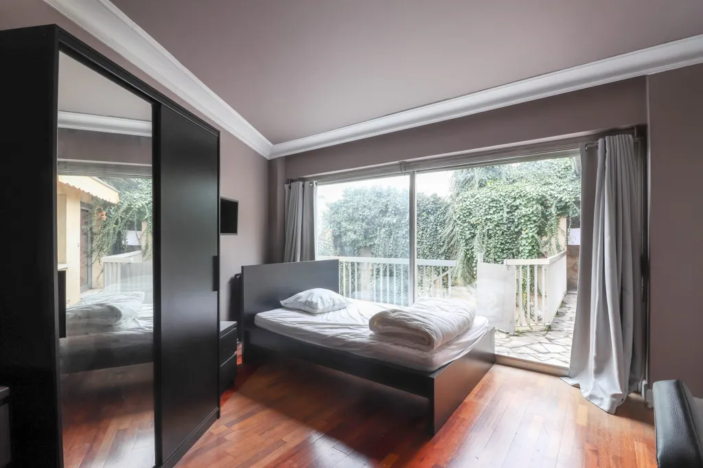 Bedrooms - Colocation Maison with Balcony near Bordeaux Tram