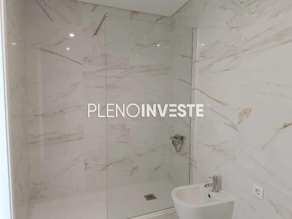 Vannitoad - New Duplex with Panoramic View in Seixal