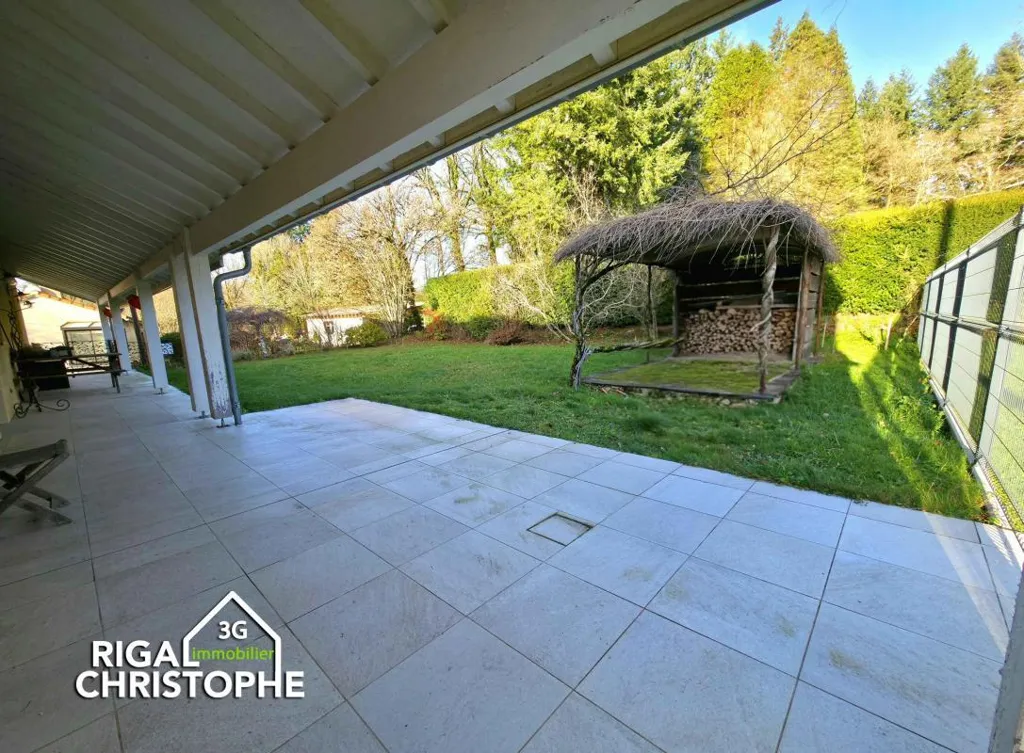 Aed - Traditional House with Modern Extension in Countryside