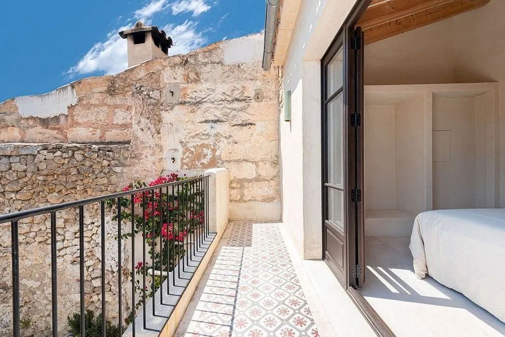 Balcon - Renovated Adjoined House with Pool in Selva