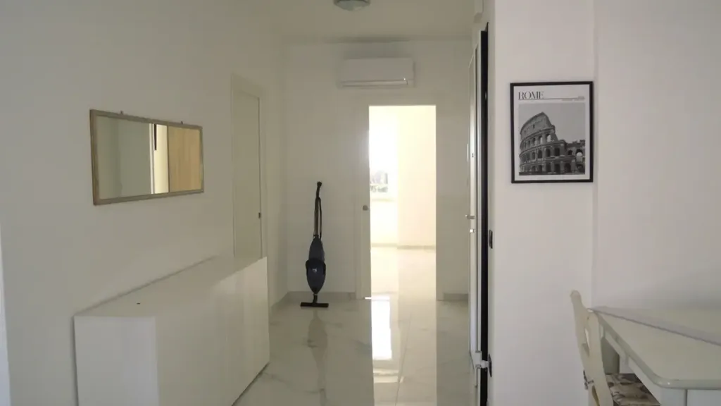 Esik - Rented Room with Panoramic View in Central Rome