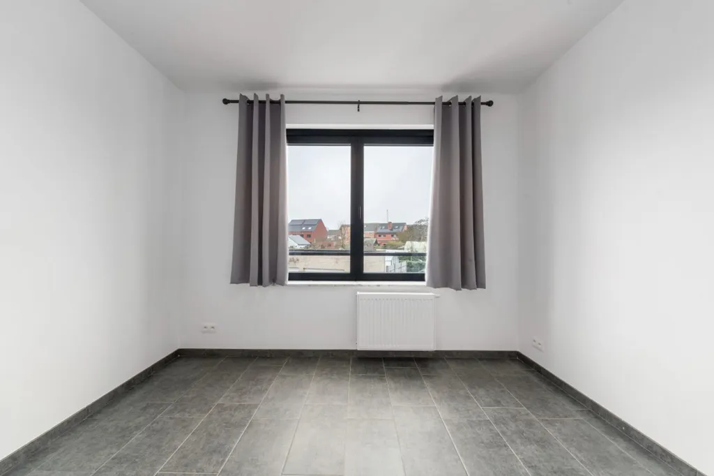 Rooms - Semi-Open Apartment with Parking in Buggenhout