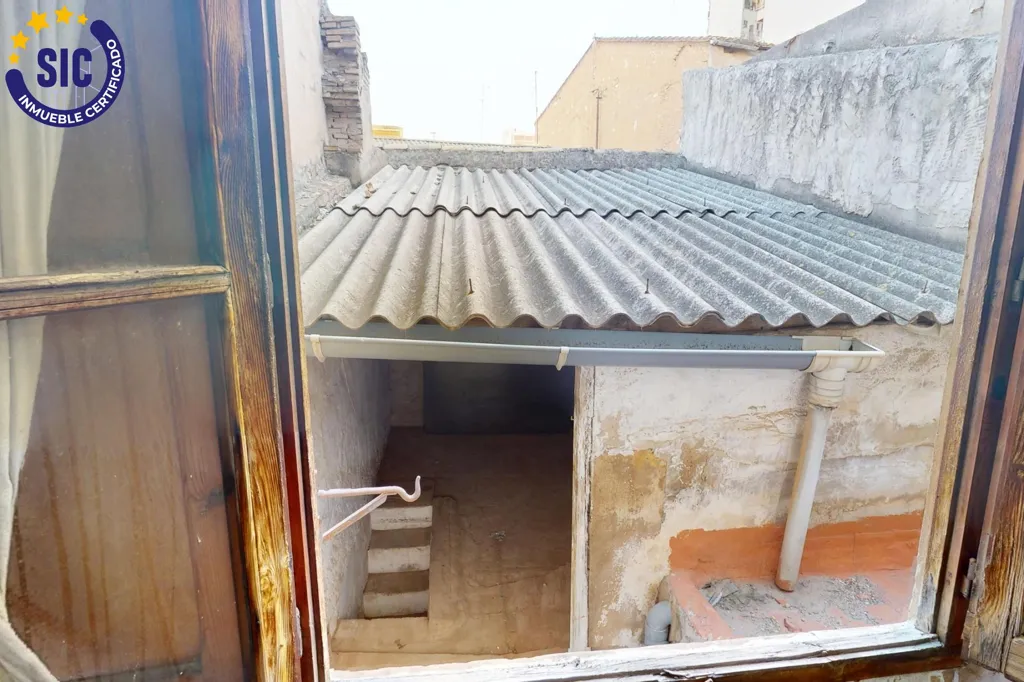 Extérieur - Three-Storey House for Restoration in Castellón Centre