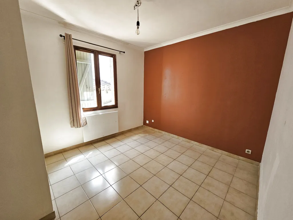 3-toaline maja asukohas Nîmes