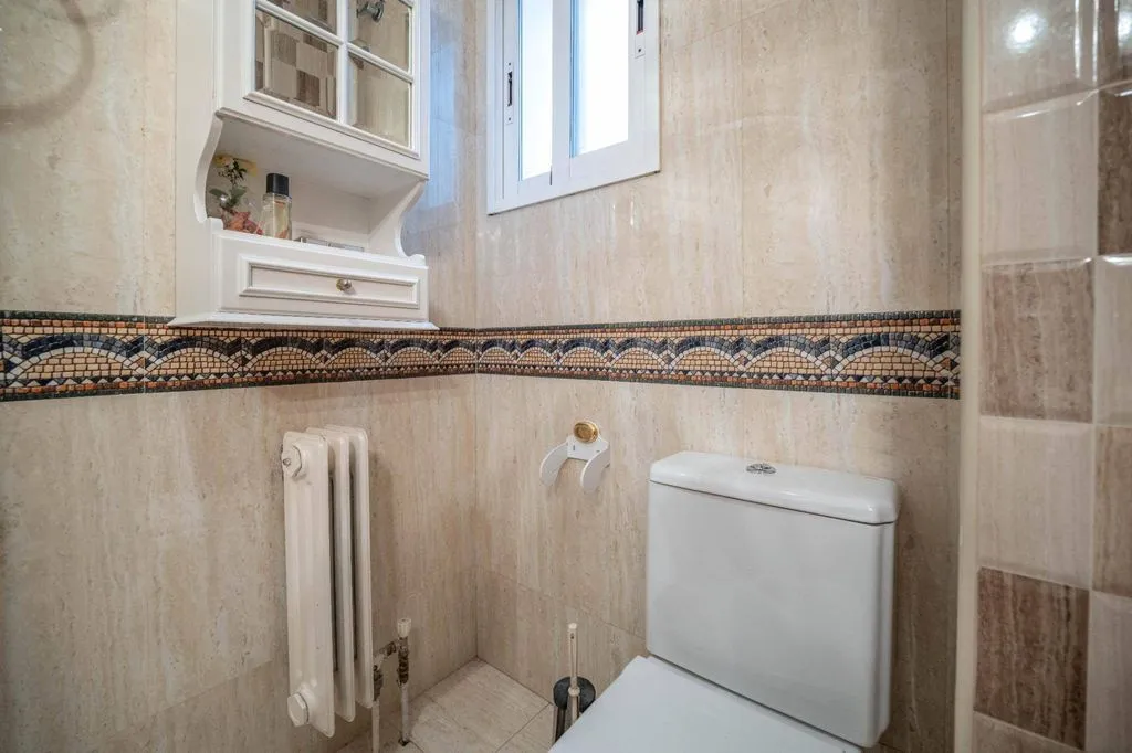 Vannitoad - Luxury Flat with Balcony in Gran Capitán, Granada