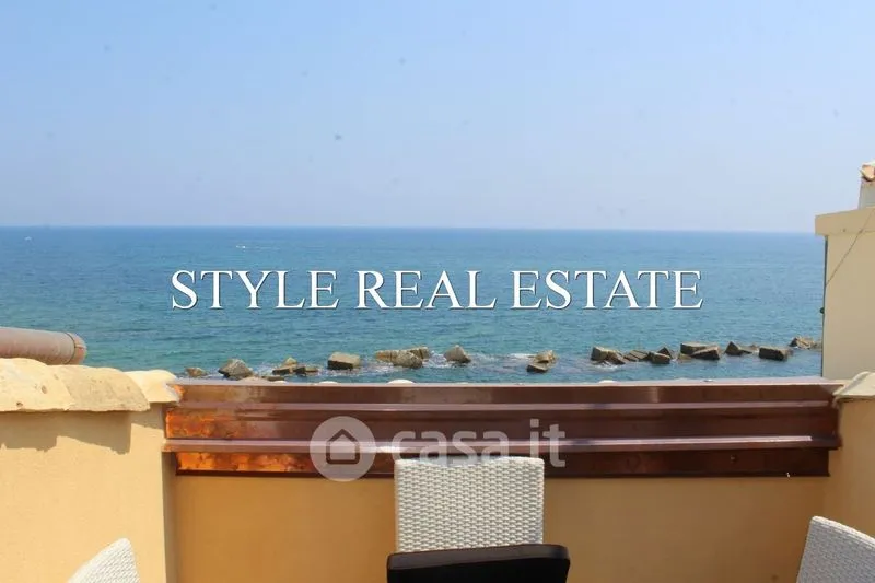 Terrasse - Three-Bedroom Terrace Flat on Levante Seafront, Siracusa
